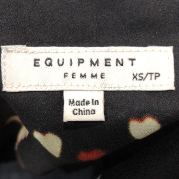 Equipment Blouse Size XS Black Heart Print Long Sleeve Button Down - Picture 6 of 10